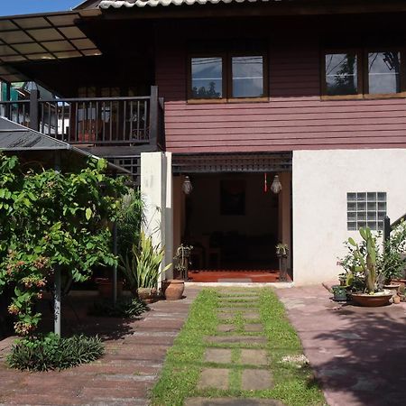 Banjai Garden Guesthouse Чиангмай Екстериор снимка